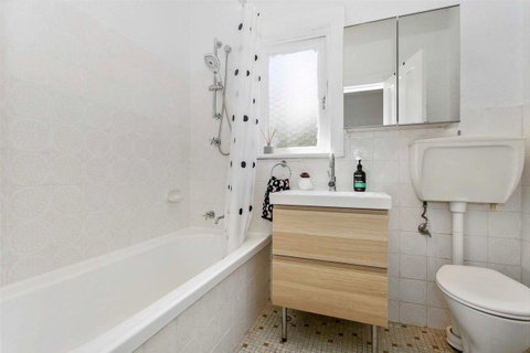Seaspray - Manly Beach Apartment Close To The Sand - Accommodation Rockhampton 11