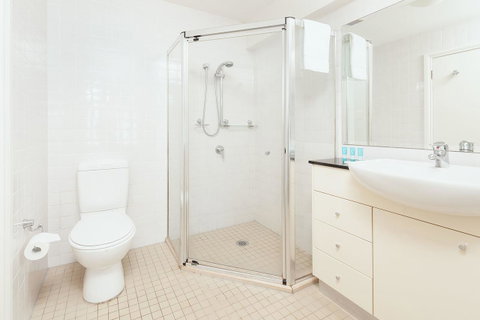 Waterfront Apartment On Sydney Harbour - Accommodation Rockhampton 3