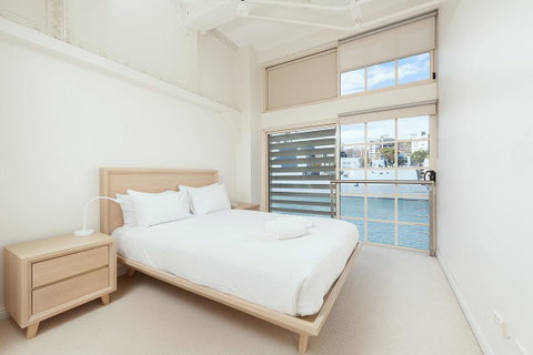 Waterfront Apartment On Sydney Harbour - Accommodation Rockhampton 0