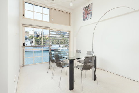 Waterfront Apartment On Sydney Harbour - Accommodation Rockhampton 2