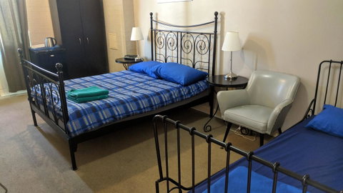 Newtown Backpackers - Accommodation Rockhampton 15
