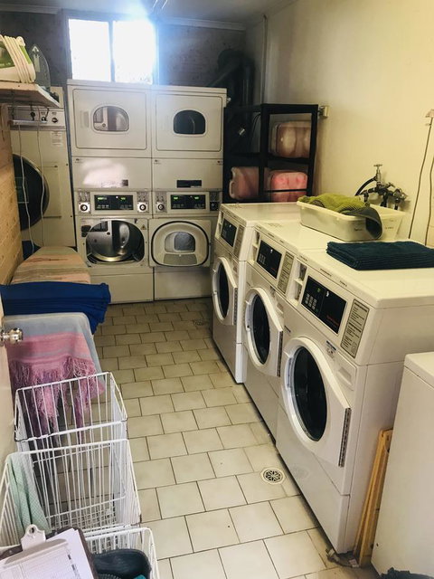 Newtown Backpackers - Accommodation Rockhampton 5