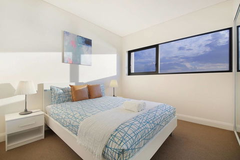 Stunning Sunset Water View 2BEDs On High Rises - Accommodation Rockhampton 2