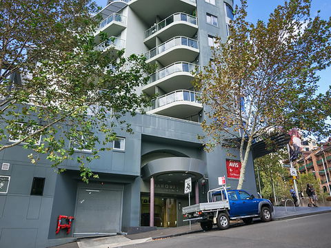 Lower Bridge And Sails - Executive 2BR Darlinghurst Apartment With Balcony And Rooftop Views - Accommodation Rockhampton 14