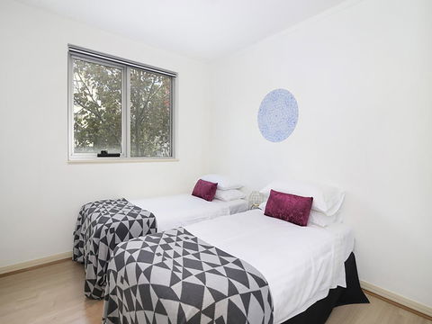 Lower Bridge And Sails - Executive 2BR Darlinghurst Apartment With Balcony And Rooftop Views - Accommodation Rockhampton 8