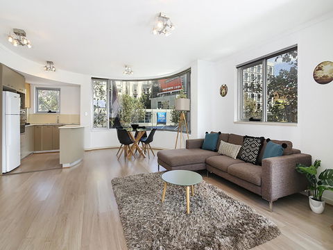Lower Bridge And Sails - Executive 2BR Darlinghurst Apartment With Balcony And Rooftop Views - Accommodation Rockhampton 0