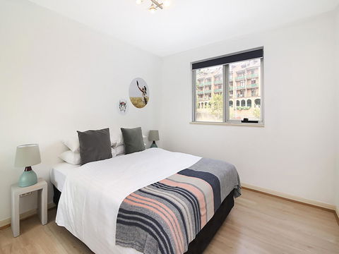 Lower Bridge And Sails - Executive 2BR Darlinghurst Apartment With Balcony And Rooftop Views - Accommodation Rockhampton 7