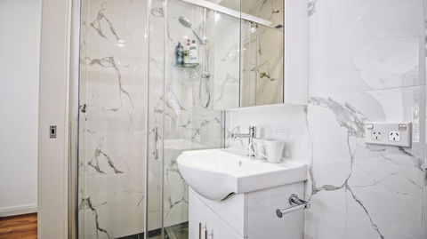 Cozy 5 Bed House In Sydney - Accommodation Rockhampton 16