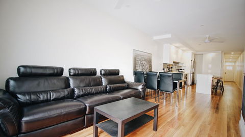 Cozy 5 Bed House In Sydney - Accommodation Rockhampton 6