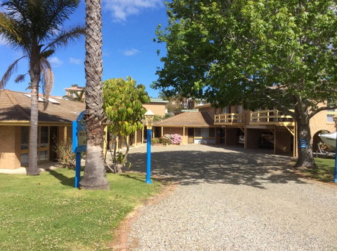 Como Lodge - Accommodation Rockhampton 1