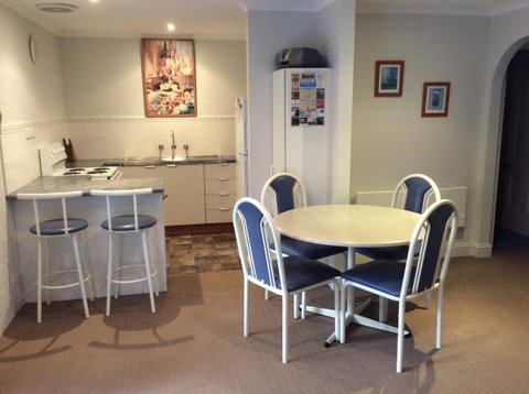 Como Lodge - Accommodation Rockhampton 11