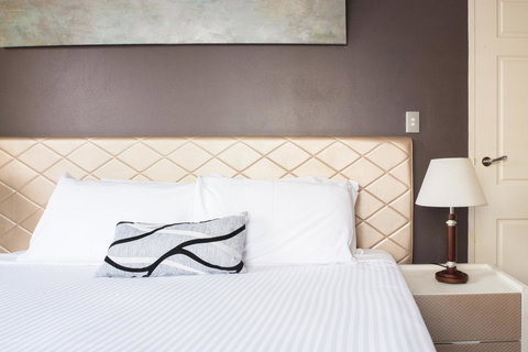 Seasons Harbour Plaza - Accommodation Rockhampton 10