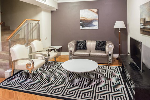 Seasons Harbour Plaza - Accommodation Rockhampton 17