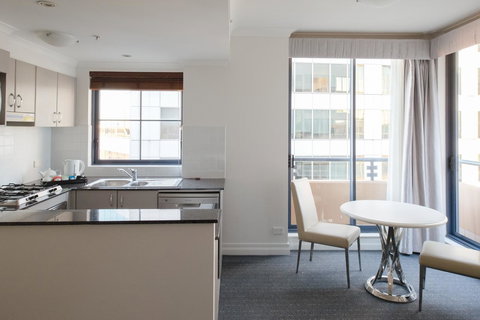 Seasons Harbour Plaza - Accommodation Rockhampton 2