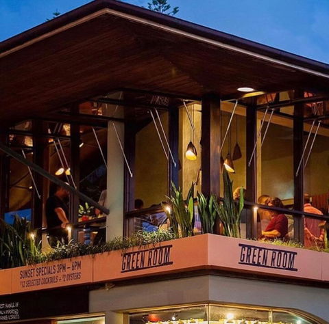 Beach Hotel Resort - Accommodation Rockhampton 1