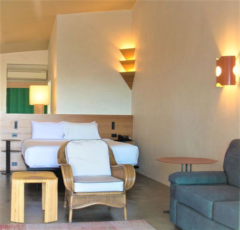 Beach Hotel Resort - Accommodation Rockhampton 9