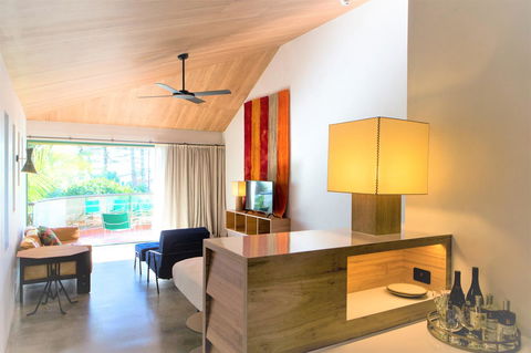 Beach Hotel Resort - Accommodation Rockhampton 3