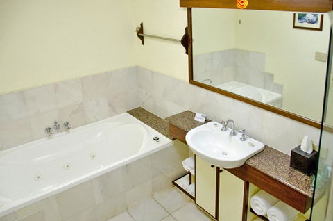 Beach Hotel Resort - Accommodation Rockhampton 39