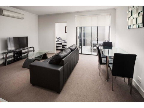 The Star Apartments - Accommodation Rockhampton 2