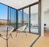 Brand New 3 Bedrooms Apt with Waterfront View - Accommodation Rockhampton