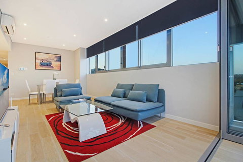 Brand New 3 Bedrooms Apt With Waterfront View - Accommodation Rockhampton 13