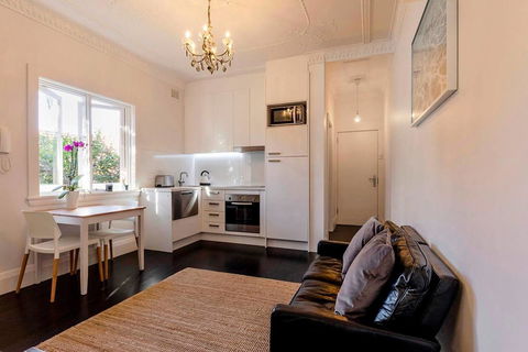 BONDI BEACH PRIME 1 Bedroom + Sunroom - Accommodation Rockhampton 0