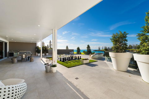 Belle Vue- Penthouse At Black Beach - Accommodation Rockhampton 2