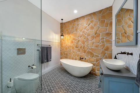 Belle Vue- Penthouse At Black Beach - Accommodation Rockhampton 10