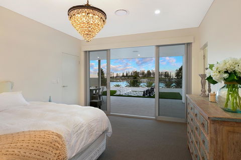 Belle Vue- Penthouse At Black Beach - Accommodation Rockhampton 11