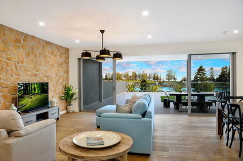 Belle Vue- Penthouse At Black Beach - Accommodation Rockhampton 1