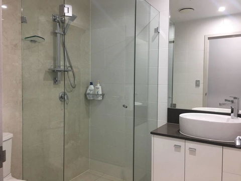 Specious Apartment With 2 Large Bedrooms - Accommodation Rockhampton 17