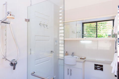 By The Beach B&B Self Contained Apartments - Accommodation Rockhampton 10