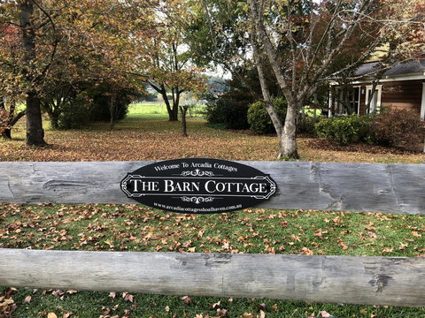 Arcadia - The Barn Cottage & Rosehill Cottage - Accommodation Rockhampton 0