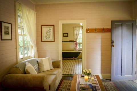 Arcadia - The Barn Cottage & Rosehill Cottage - Accommodation Rockhampton 20