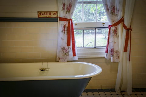 Arcadia - The Barn Cottage & Rosehill Cottage - Accommodation Rockhampton 18
