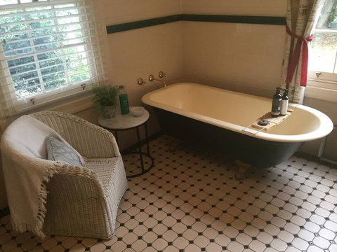 Arcadia - The Barn Cottage & Rosehill Cottage - Accommodation Rockhampton 17