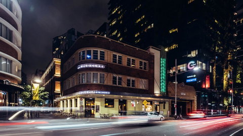 The Old Clare Hotel, Independent Collection By EVT - Accommodation Rockhampton 13