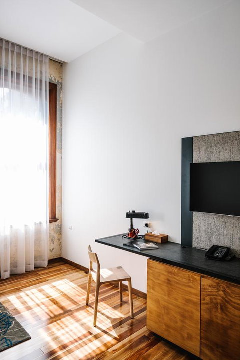 The Old Clare Hotel, Independent Collection By EVT - Accommodation Rockhampton 2