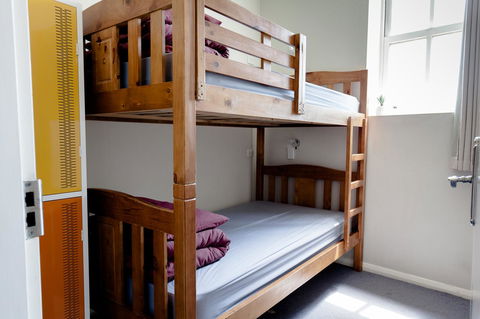 Mad Monkey Broadway - Accommodation Rockhampton 8