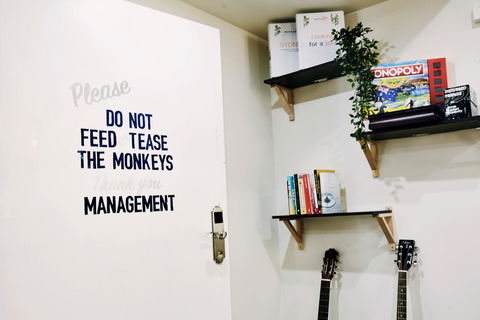 Mad Monkey Broadway - Accommodation Rockhampton 11
