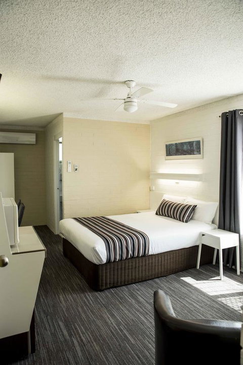 Coastal Bay Motel - Accommodation Rockhampton 35