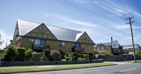 Coastal Bay Motel - Accommodation Rockhampton 0