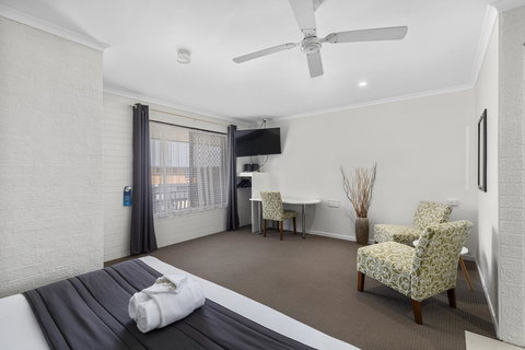 Coastal Bay Motel - Accommodation Rockhampton 12