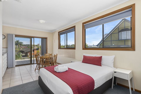 Coastal Bay Motel - Accommodation Rockhampton 8