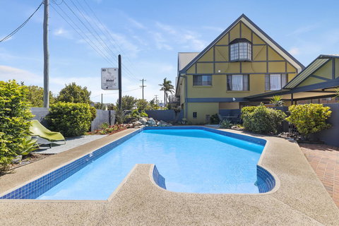 Coastal Bay Motel - Accommodation Rockhampton 1