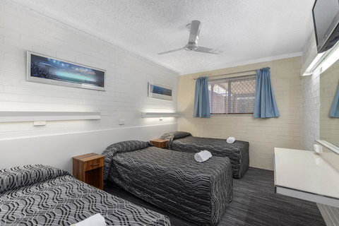 Coastal Bay Motel - Accommodation Rockhampton 17