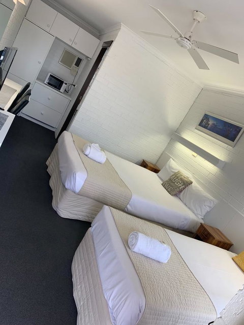 Coastal Bay Motel - Accommodation Rockhampton 34