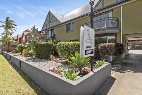 Coastal Bay Motel - Accommodation Rockhampton 4