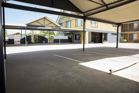 Coastal Bay Motel - Accommodation Rockhampton 39