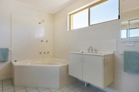Baywatch Apartments Merimbula - Accommodation Rockhampton 16